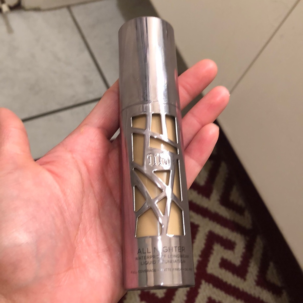 all nighter waterprooflongwear liquid foundation